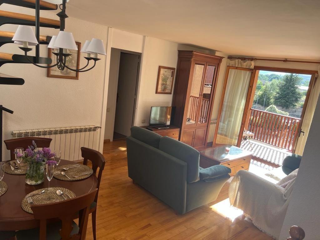 Appartamento Precioso Duplex En Puigcerda Con Plaza De Parking Esterno foto